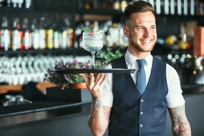 You can learn bartending in Calgary with a class from Metropolitan School of Bartending